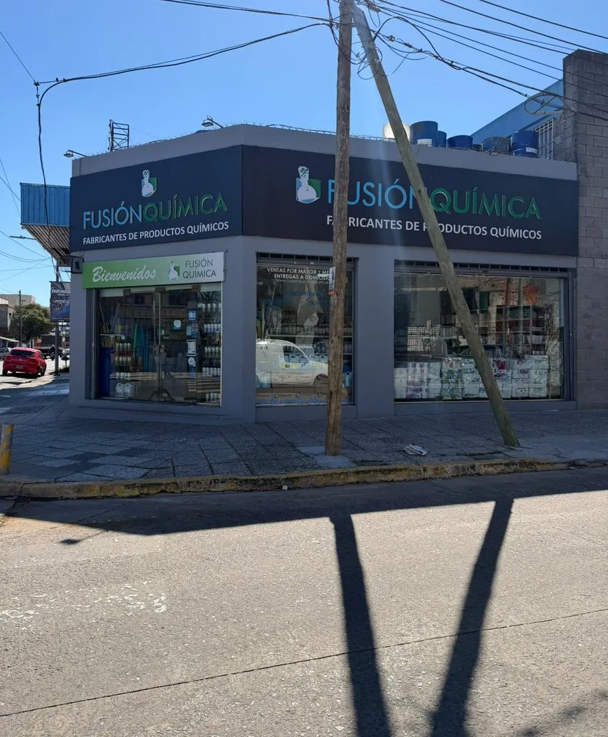 Esquina de un local de Fusión Química